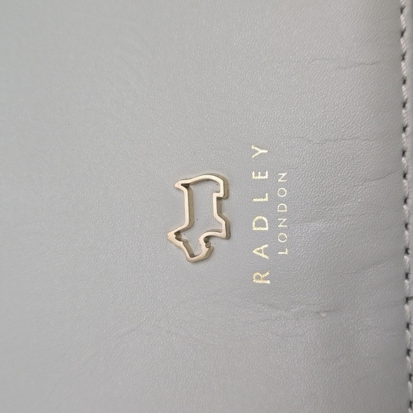 RADLEY London Crossbody Purse Gray Taupe Leather Zipper Pockets - Picture 2 of 10